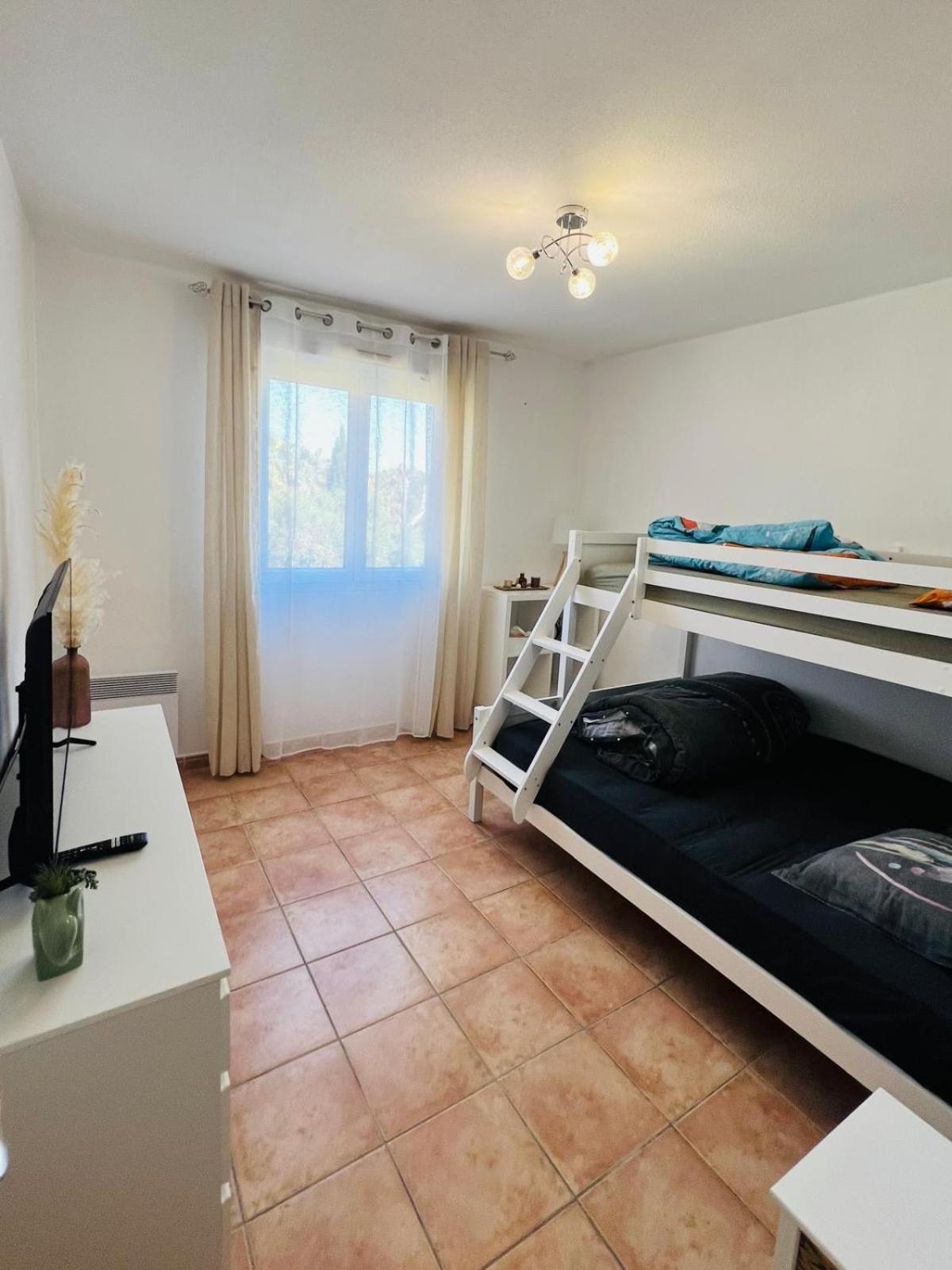Apartment Maison A 700m De La Bormes-les-Mimosas